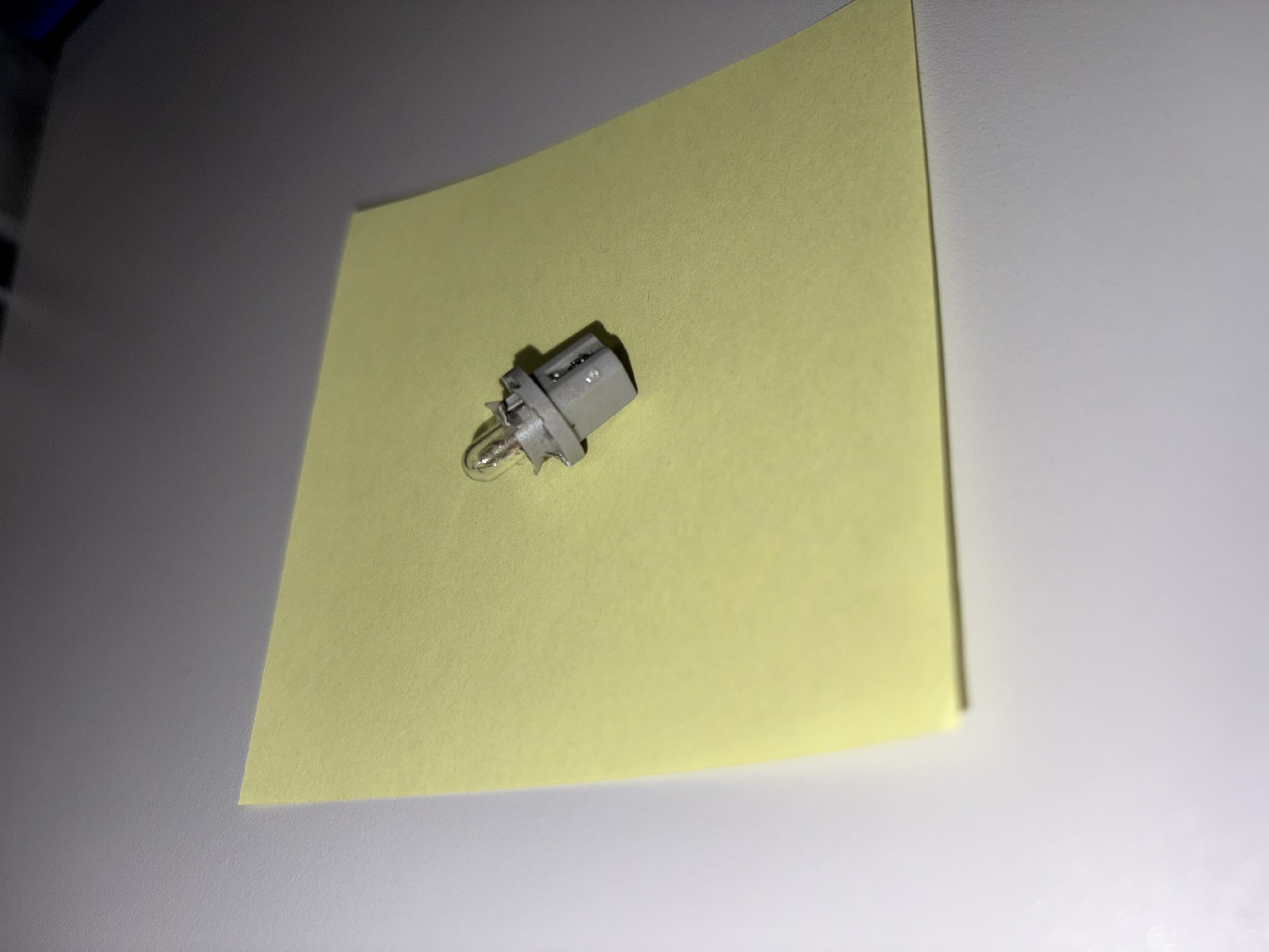 Bulb 24V 1,2W (GR) HW04-068