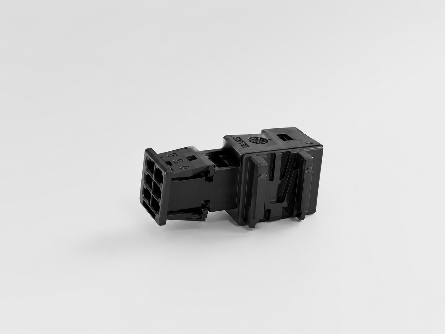UDS connector housing (black, 6-pin) for pin contacts